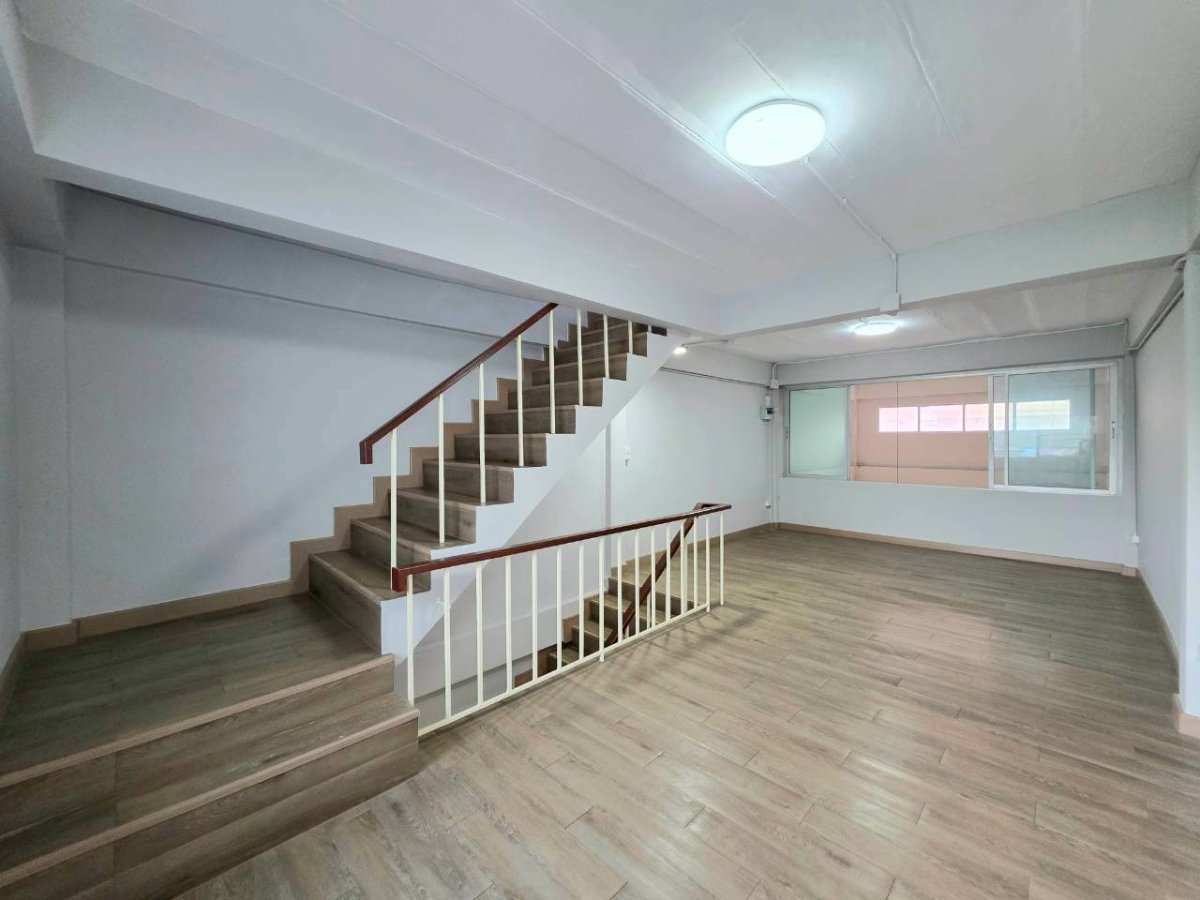 รูป ขายอาคารพาณิชย์ รีโนเวทใหม่ 24 ตร.ว. ม.หงส์ประยูร บางบัวทอง (ซ. เทศบาล 4) ใกล้ MRT บางพลู เหมาะทำธุรกิจ-อยู่อาศัย เพียง 1.79 ล้าน! - รูปที่ 7/18