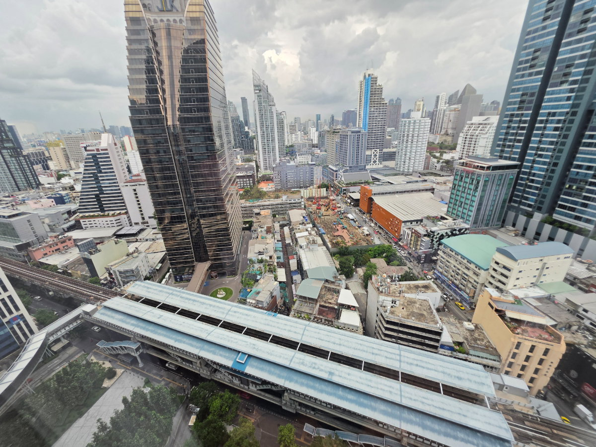 picture Luxury 2BR Condo at Q1 Sukhumvit | Direct BTS Nana Access The rent is only 80k - 2/15