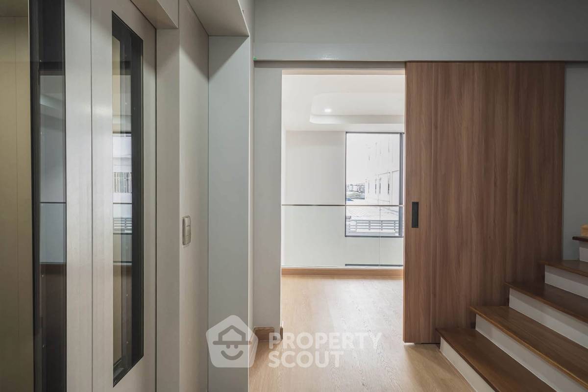 รูป ทาวน์เฮ้าส์ 4-ห้องนอน ใน คลองสองต้นนุ่น (ID 2927857) - รูปที่ 25/48