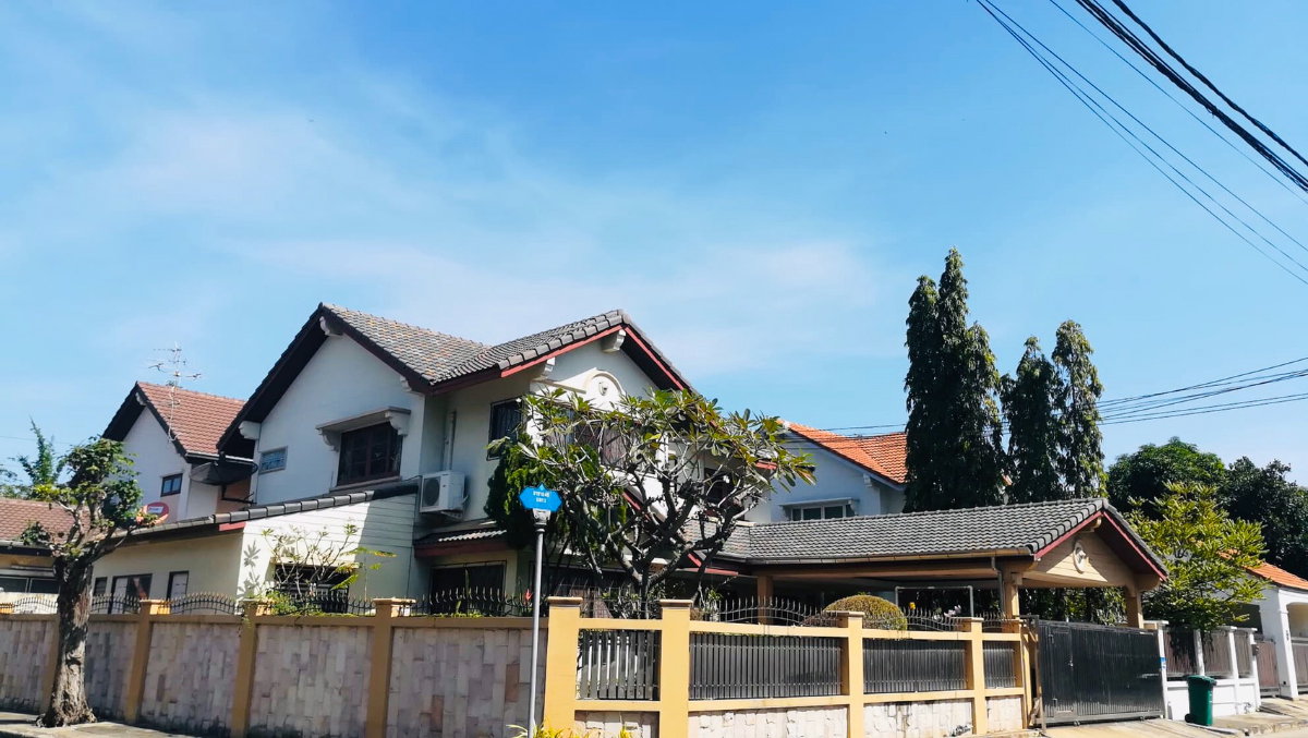 รูป ขายบ้านเดี่ยว ทำเลบางนา ซ.ลาซาล บางนากม. 3.5 ตรงออกถนนใหญ่บางนาตราดได้เลย 4กม. ถึง ทางด่วนพิเศษเฉลิมมหานคร - รูปที่ 3/10