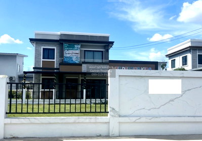 Houses for rent Bangkok : For Rent House , Flora Ville Park Home @Suwintawong , corner unit , wide frontage , Lam Phak Chi , Nong Chok , Bangkok , CX-156398 ✅ Live chat with us ADD LINE @connexproperty ✅