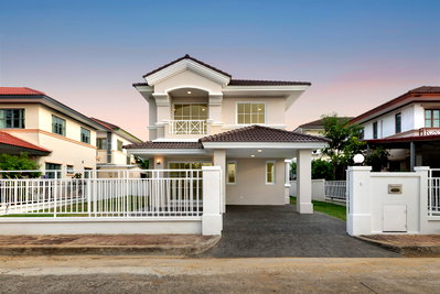 บ้านเดี่ยว ลำลูกกา คลองสอง : บ้านเดี่ยว 2 ชั้น รีโนเวทใหม่ หมู่บ้านชัยพฤกษ์ บุศรินทร์ รังสิต-คลอง 2 หน้าบ้านไม่ชนใคร