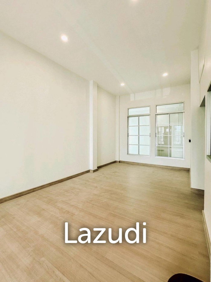 รูป 260 sqm modern townhouse in Wang Thonglang Bangkok - รูปที่ 9/25