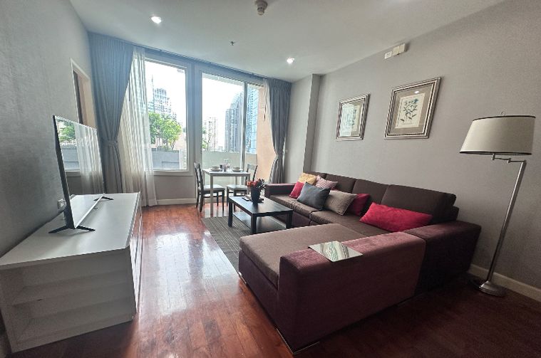 1 Bed for rent low floor, Near BTS Phrom Phong.