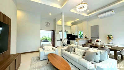 บ้านเดี่ยวให้เช่า : Modern Family Oasis with Private Pool – Your Dream Home A 6380673