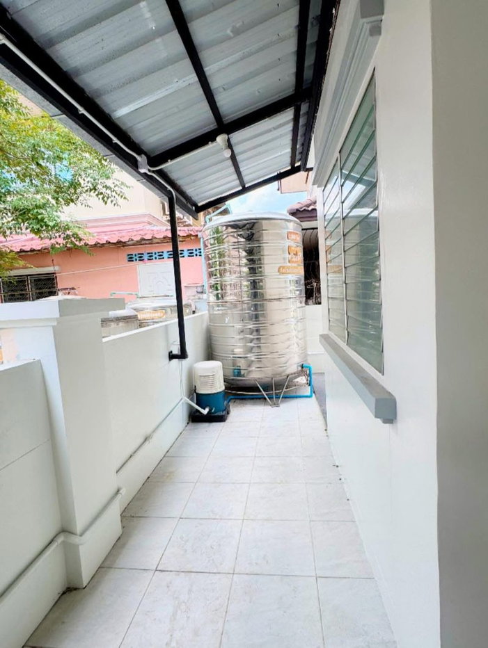 รูป ให้เช่าบ้านเดี่ยวหลังใหญ่ รีโนเวทใหม่ ม.อัมพรเพลส ไร่กล้วย ศรีราชา - รูปที่ 8/20