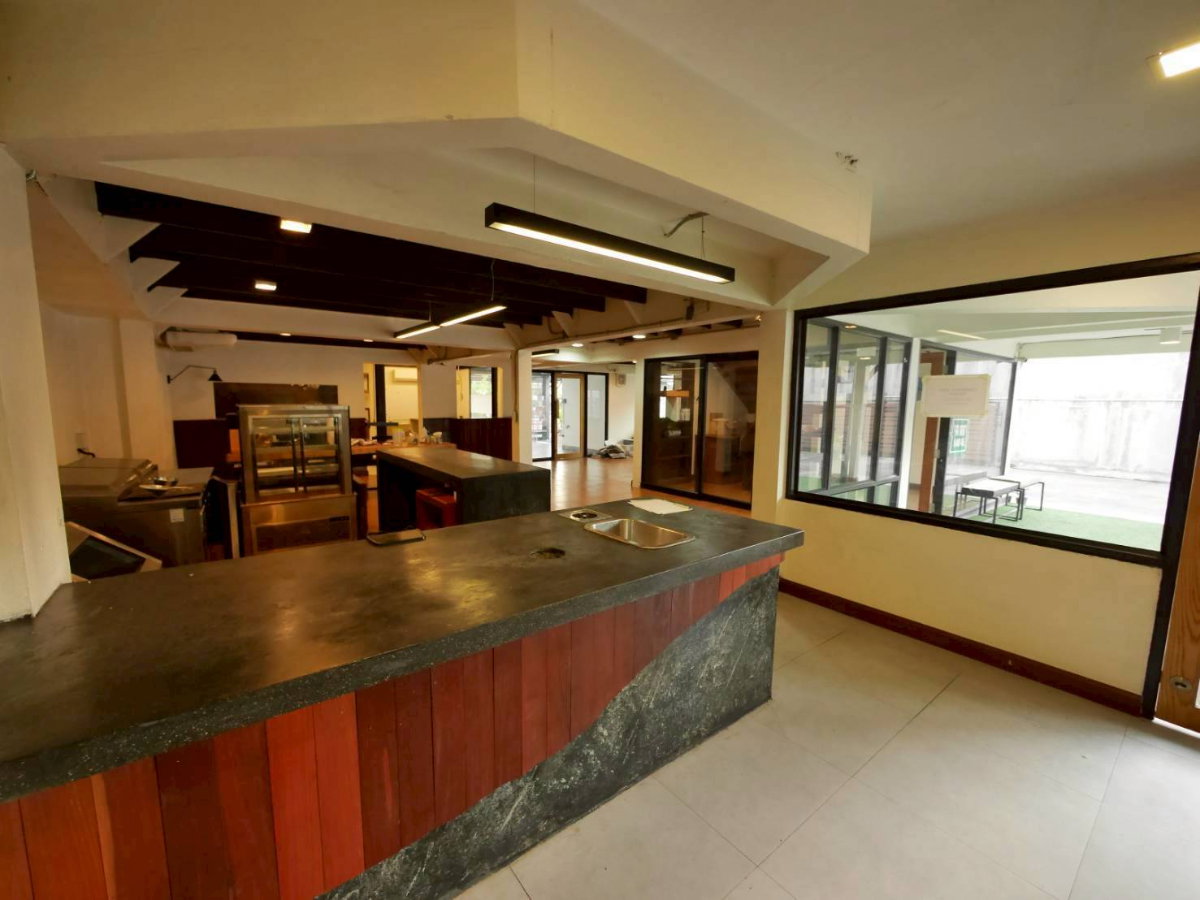 รูป ให้เช่าพื้นที่ สุขุมวิท39 ขนาด 150 ตร.ม. เหมาะทำ Cafe' ร้านอาหาร (N.2150) - รูปที่ 9/17