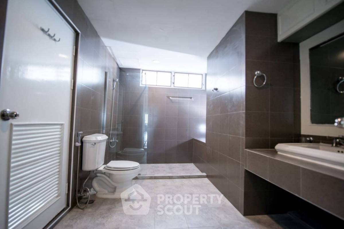 รูป คอนโด 3-ห้องนอน ที่ โอเรียลเต็ล ทาวเวอร์ คอนโดมิเนียม ใกล้ BTS เอกมัย (ID 2933066) - รูปที่ 10/10
