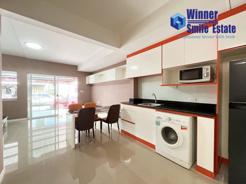 Beautifully Decorated Townhome Indy Bangna Km.26, ABAC Soi Bang Bo