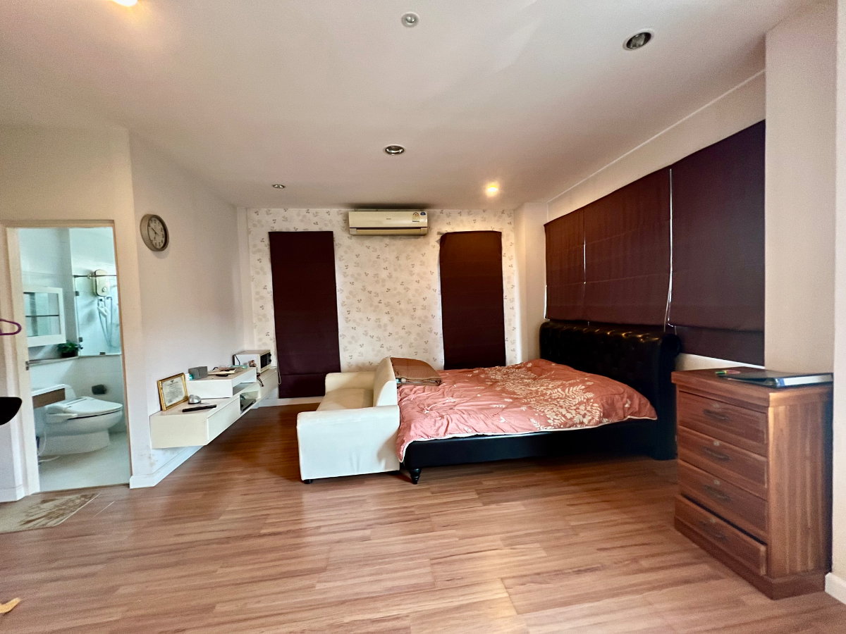 รูป 🏡 ขายบ้านเดี่ยว 2 ชั้น หมู่บ้านมัณฑนา พระราม 9 – ศรีนครินทร์ บ้านสวย พร้อมอยู่ เฟอร์ฯ และเครื่องใช้ไฟฟ้าครบ ทำเลศักยภาพ ใกล้รถไฟฟ้าสายสีส้ม - รูปที่ 22/38