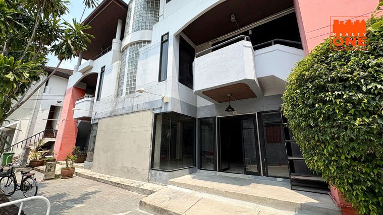 10-bed home office for sale, 1300 sqm, 120 sq wah, Wang Thonglang