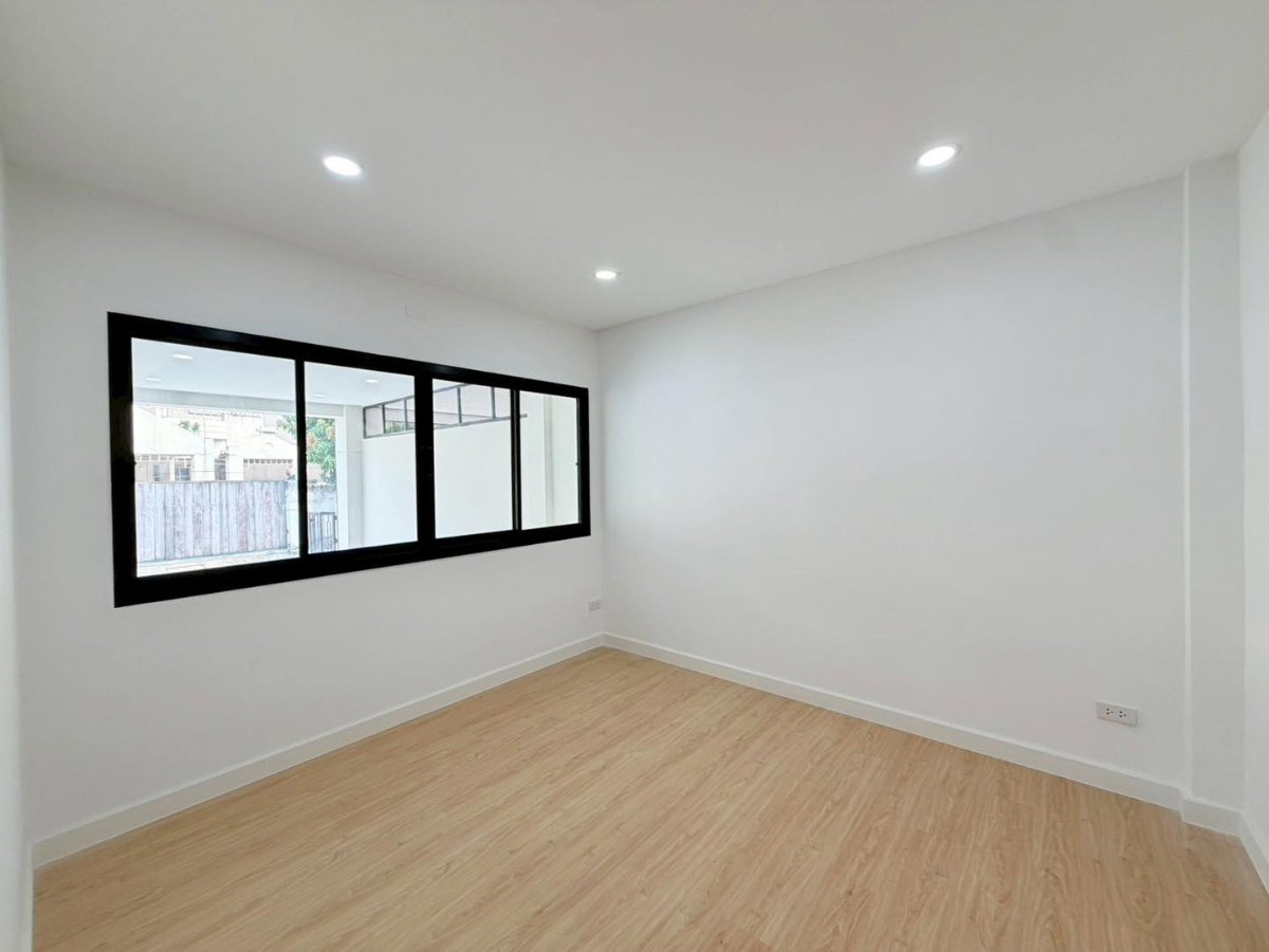 รูป CS498 🏠 หมู่บ้านรัตนาวลัย บ้านแฝด 2 ชั้น ถนนวิภาวดี-รังสิต ราคาดีหลังนี้เท่านั้น - รูปที่ 17/18