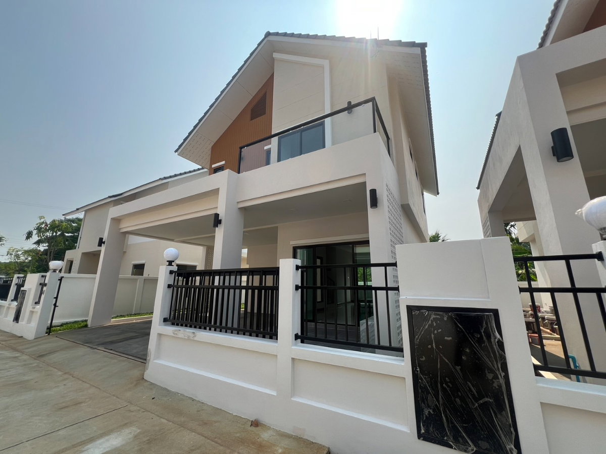 รูป ขายบ้านเดี่ยวสองชั้น บ้านนอกโครงการทำเลย่านเศรษฐกิจ บ้านใหม่แกะกล่อง !!!ฟรีโอน #C6MG100467 - รูปที่ 23/24