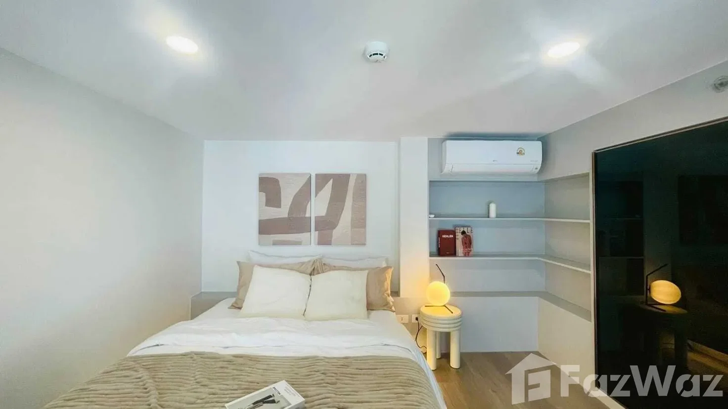 picture Stylish Duplex | Floor 17 | Rooftop | BTS Direct 6296623 - 5/10