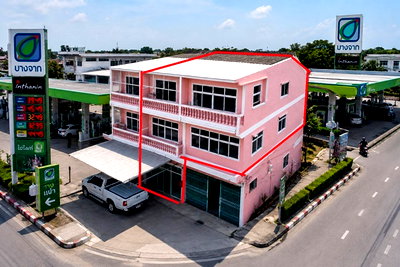 เช่าอาคารพาณิชย์ ถนนพุทธบูชา : พระราม2 25-33 อาคารให้เช่า 3ชั้น 4นอน พุทธบูชา มีที่จอดรถ ติดปั้มบางจาก 2 แห่ง 3น้ำ 20 ตร.ว.240 ตร.ม. รพ.บางกอก 9 อินเตอร์ฯ 1.2 กม.