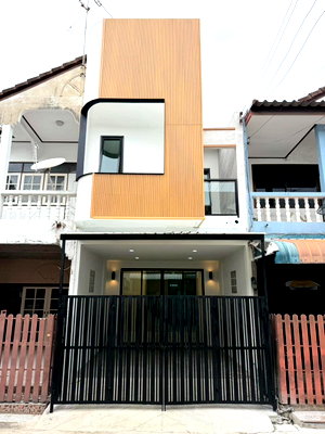 Townhouses for sale Don Mueang Station : CS501 🏠 Phiphonpong Village, 2-story townhouses, now available for sale!