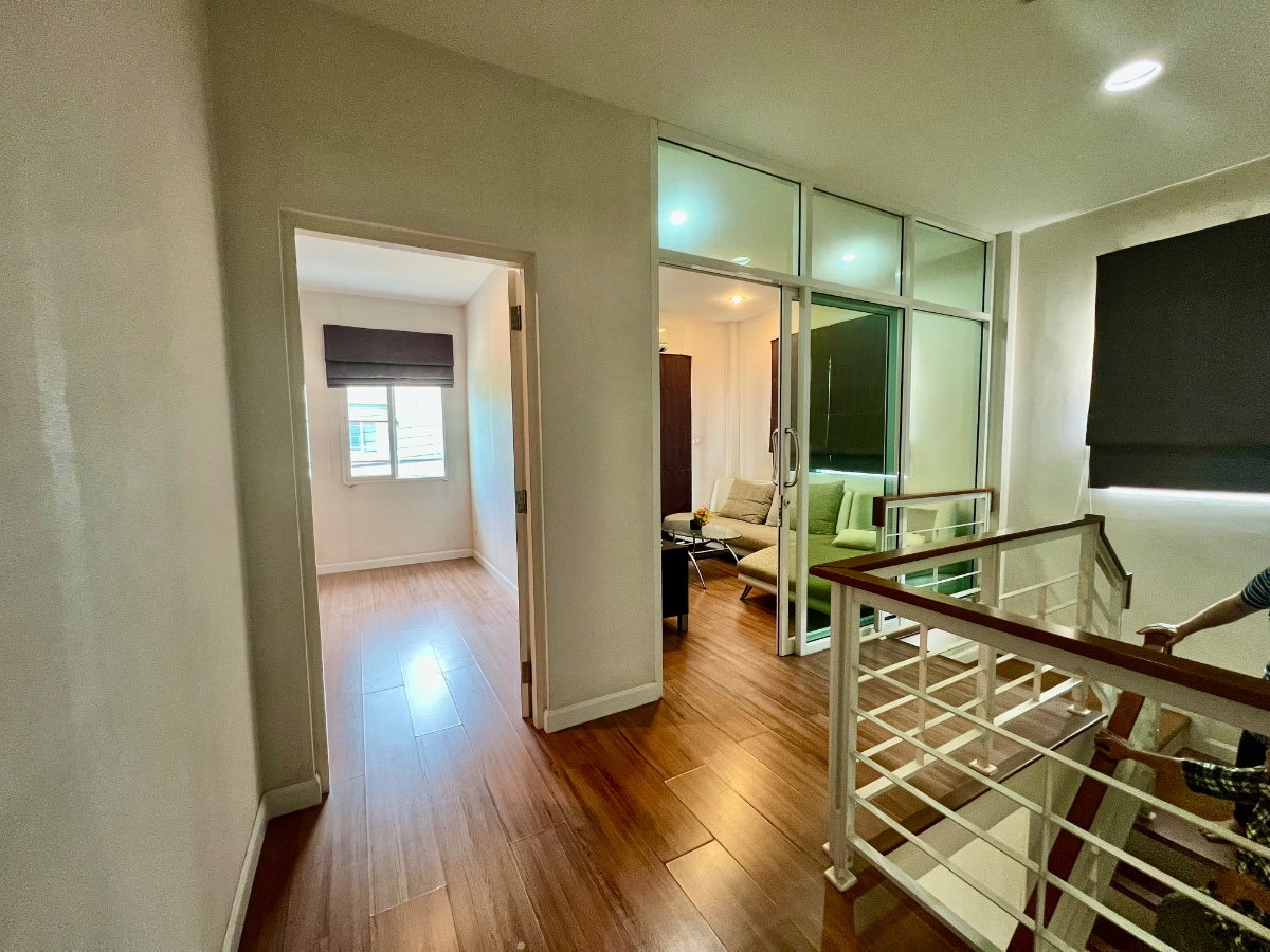 รูป 🏡 ขายบ้านเดี่ยว 2 ชั้น หมู่บ้านมัณฑนา พระราม 9 – ศรีนครินทร์ บ้านสวย พร้อมอยู่ เฟอร์ฯ และเครื่องใช้ไฟฟ้าครบ ทำเลศักยภาพ ใกล้รถไฟฟ้าสายสีส้ม - รูปที่ 31/38