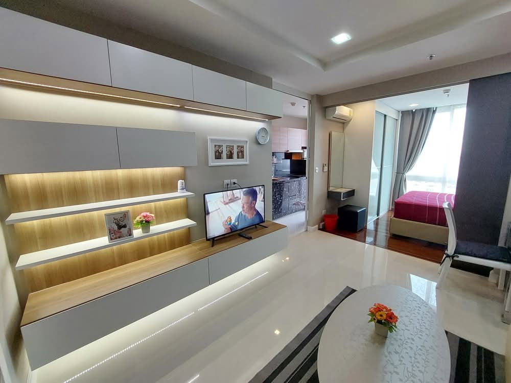 picture The Metropolis Samrong | 12,500 THB/Month | Next to BTS Samrong Exit 5 | 1 Bedroom 35 SQ.M. - 7/10