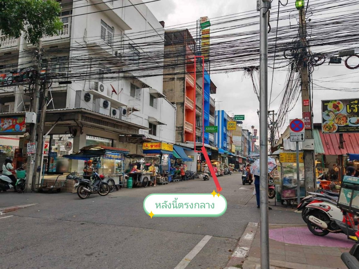 รูป ขายด่วน! ตึกแถวทำเลทอง 4 ชั้น (มีชั้นลอย) ซอยเพชรเกษม 79 ใกล้ตลาดสด เหมาะค้าขาย-อยู่อาศัย - รูปที่ 3/3