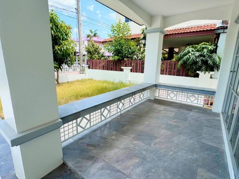 รูป ให้เช่าบ้านเดี่ยวหลังใหญ่ รีโนเวทใหม่ ม.อัมพรเพลส ไร่กล้วย ศรีราชา - รูปที่ 2/20