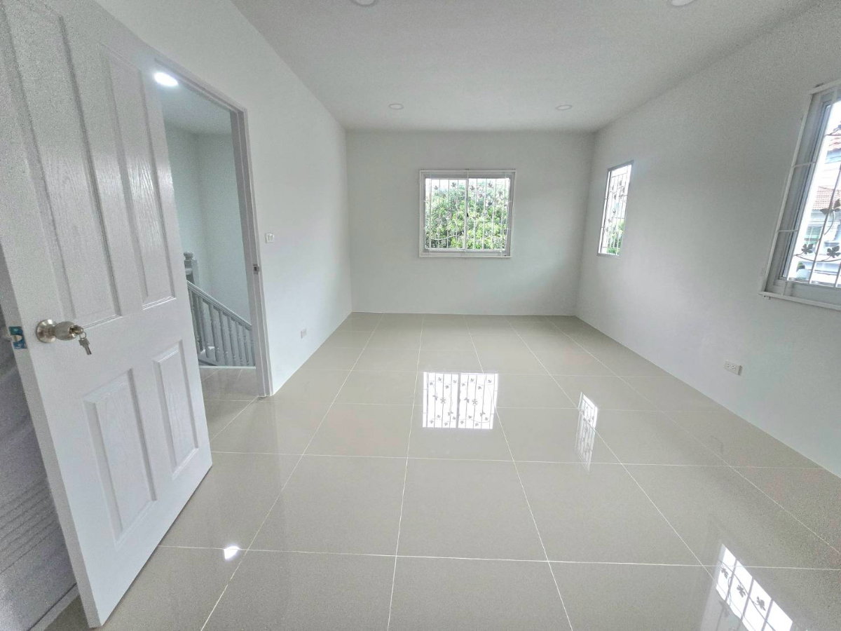 รูป บ้านเดี่ยว2ชั้น ตกแต่งรีโนเวทใหม่ เดินทางสะดวก พื้นที่กว้างขวาง หมู่บ้าน พฤกษาวิลเลจ 1 ลำลูกกา คลอง5 บึงคำพร้อย ปทุมธานี  - รูปที่ 26/31