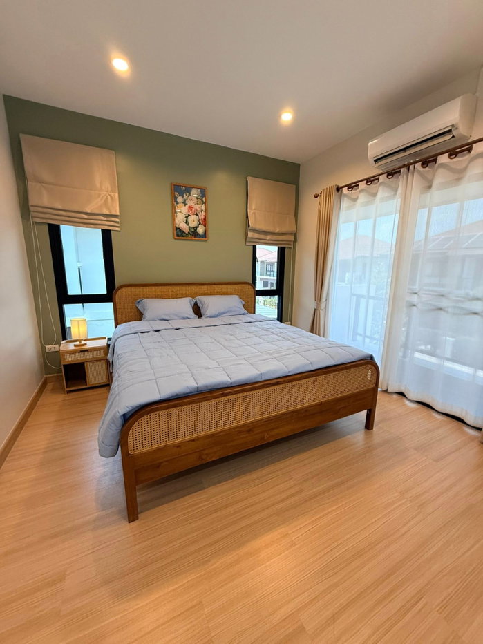 รูป  ขายบ้านเดี่ยว 2 ชั้น   บ้านในหมู่บ้านเงียบสงบ บ้านมือสองสภาพใหม่พร้อมโรงรถ   #CSP100915 - รูปที่ 12/16