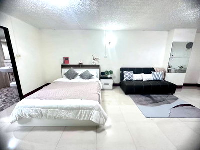Condos for rent 700 Year Sports Arena Chiang Mai : 🪻🏢 Condo for Rent – Srithana 2 Chiang Mai Great location near Nimman & Chiang Mai University 🌿