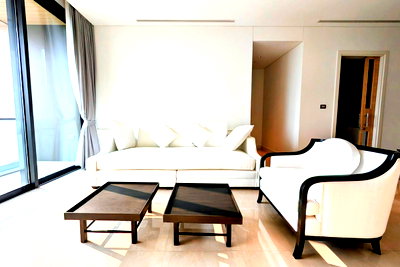 ขายคอนโด : 🔥ขายคอนโดหรู✅ สินธร เรสซิเดนซ์ Sindhorn Residence ใกล้ BTS ชิดลม