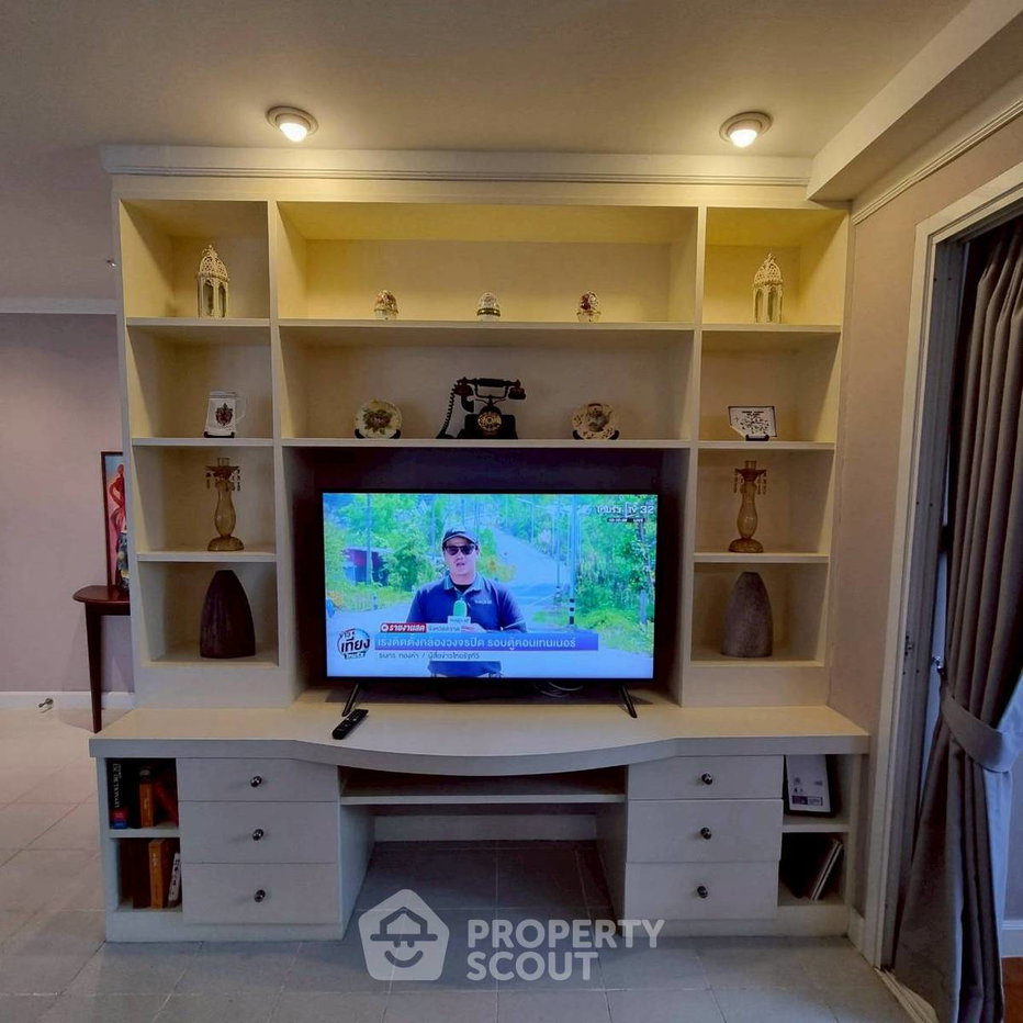 picture 2-BR Condo at Supalai Place Sukhumvit 39 near BTS Phrom Phong (ID 2928124) - 7/10