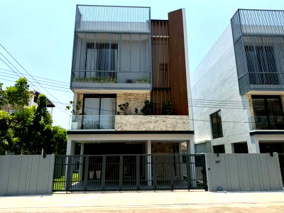 บ้านเดี่ยว ถนนศรีนครินทร์-ร่มเกล้า : ME2500133 ขายบ้านเดี่ยว ทำเลทอง Preecha รามคำแหง-กรุงเทพกรีฑา ใกล้นานาชาติ–พระราม 9
