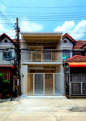 ทาวน์โฮม นนทบุรี : ขายทาวน์เฮ้าส์ : หมู่บ้านพรทิพย์ บางศรีเมือง เนื้อที่ 17 ตารางวา 2 ห้องนอน 2 ห้องน้ำ ตกแต่งใหม่ทั้งหลัง