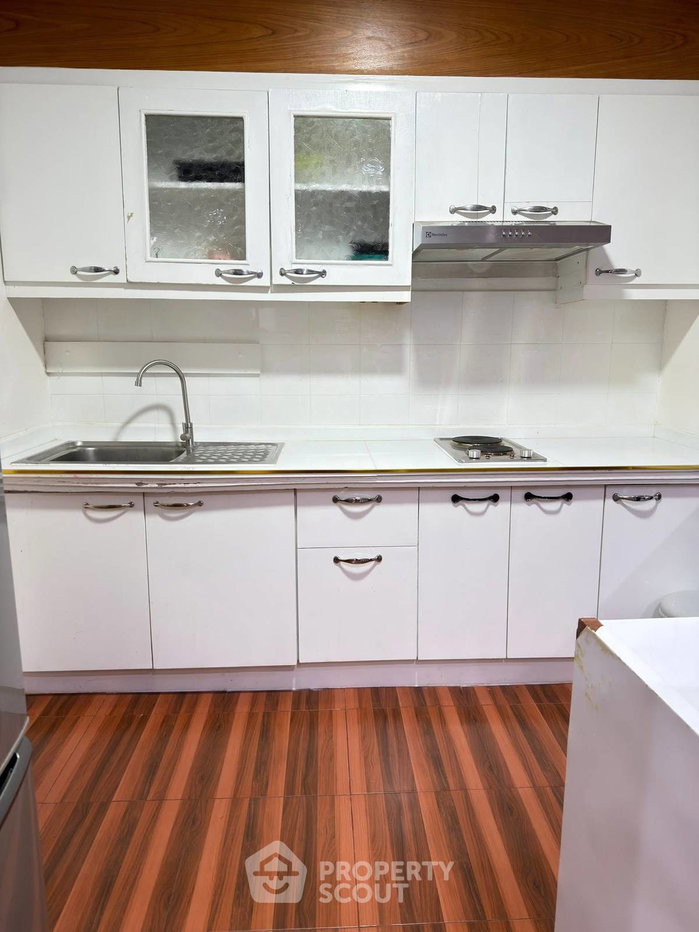 picture Pet-Friendly 2-BR 95 Sqm On 16th Floor, Wittayu Complex, BTS Phloen Chit (ID 2933019) - 7/20