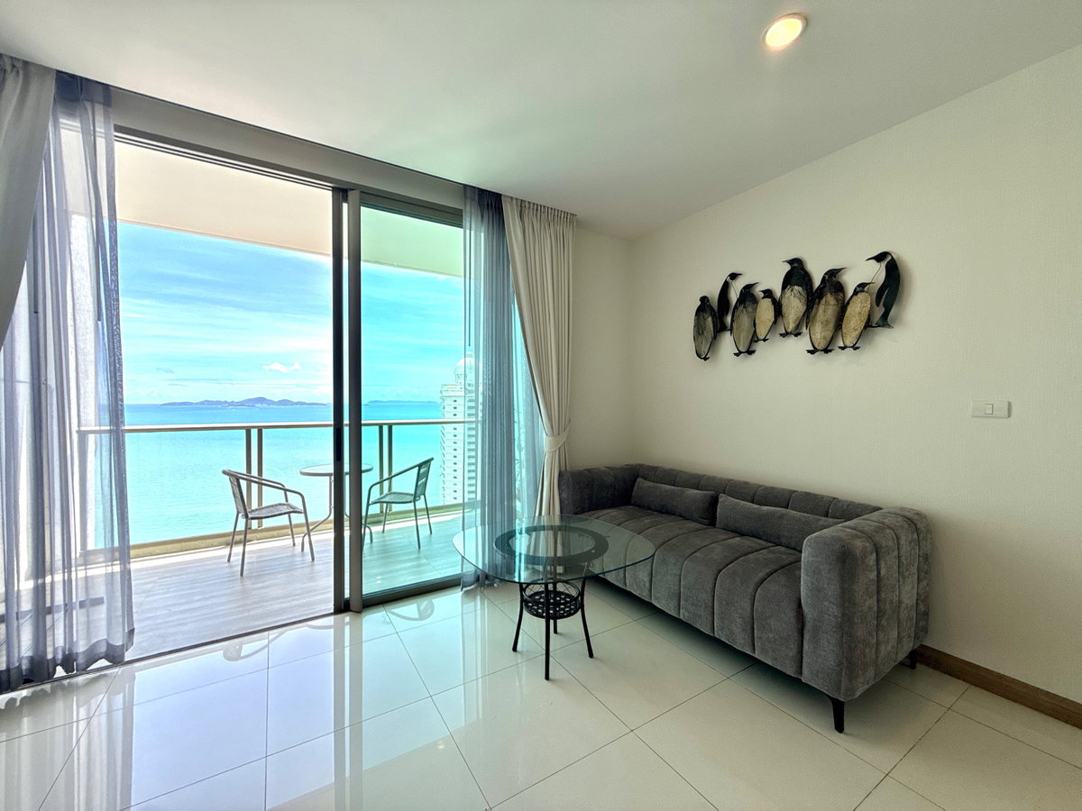 รูป The Riviera Wongmat Beach Free‼️Internet WiFi *Corner Room* - รูปที่ 4/47