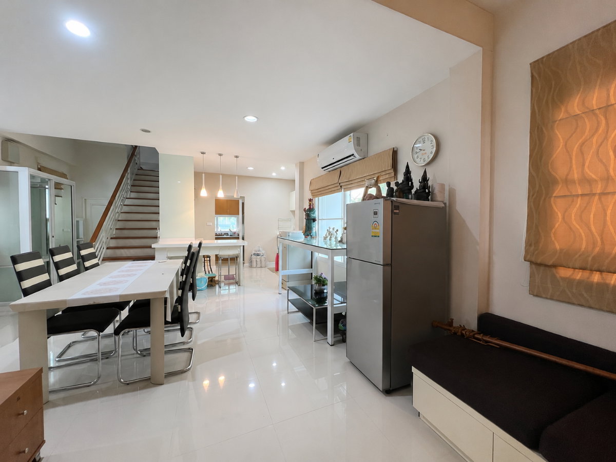 รูป 🏡 ขายบ้านเดี่ยว 2 ชั้น หมู่บ้านมัณฑนา พระราม 9 – ศรีนครินทร์ บ้านสวย พร้อมอยู่ เฟอร์ฯ และเครื่องใช้ไฟฟ้าครบ ทำเลศักยภาพ ใกล้รถไฟฟ้าสายสีส้ม - รูปที่ 11/38
