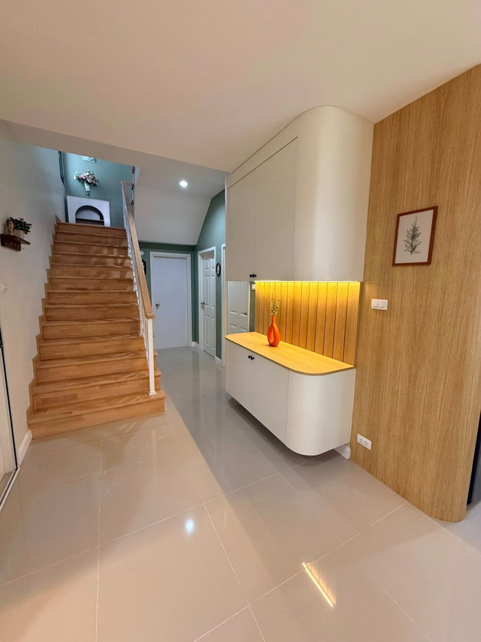 รูป  ขายบ้านเดี่ยว 2 ชั้น   บ้านในหมู่บ้านเงียบสงบ บ้านมือสองสภาพใหม่พร้อมโรงรถ   #CSP100915 - รูปที่ 10/16