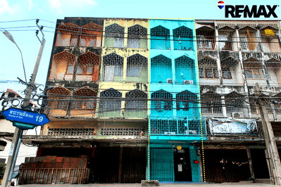 Shophouses for sale Bangkok : Shop house for sale on Rama2 road good for commercial