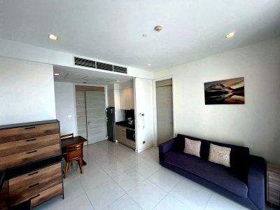 Condos for sale : Stunning Sea View 1-Bed Condo in Reflection Jomtien