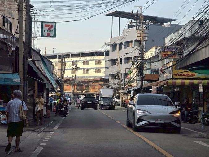 Land for sale, 800 sq wah, Bang Khen