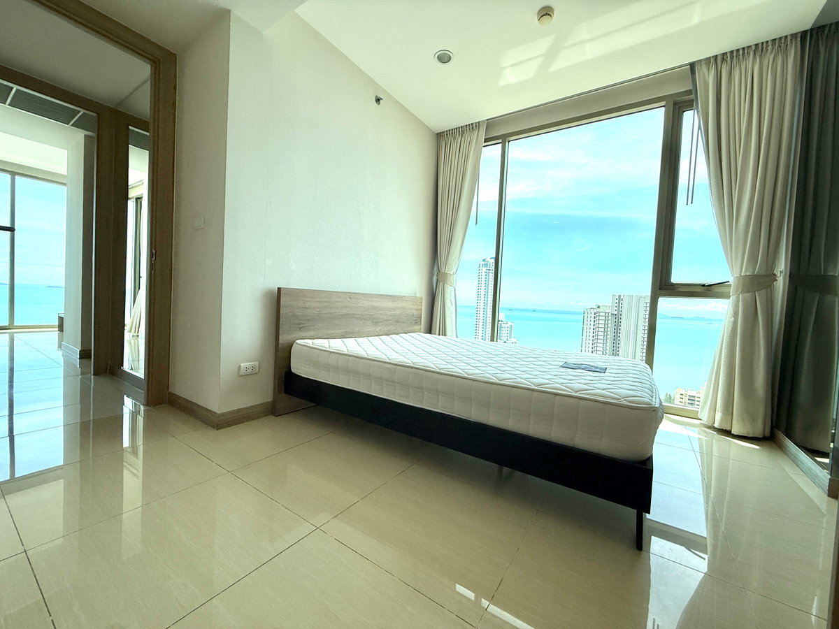 รูป The Riviera Wongmat Beach Free‼️Internet WiFi *Corner Room* - รูปที่ 16/47