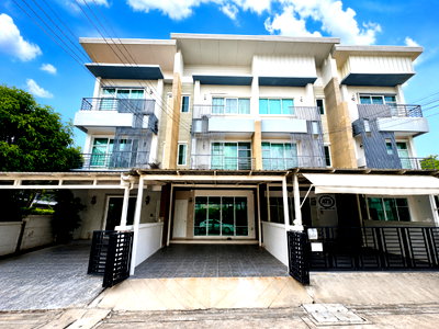 Townhouses for sale Bang Kapi : For Sale: 3-Storey Townhome at Town Avenue Rama 9 by Sansiri Move-in Ready | Fully Furnished | Prime Krungthep Kreetha Location