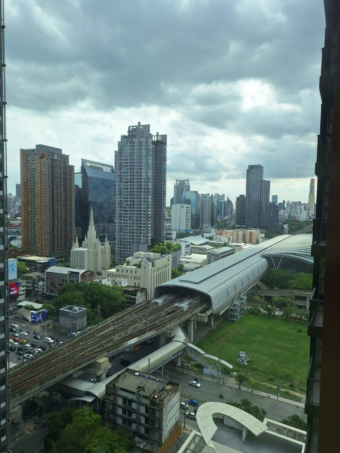 รูป  ให้เช่าด่วน Life Asoke (ไลฟ์ อโศก) ราคา 18,000 บาท ขนาด 29 ตร.ม. ชั้น 23 วิวแอร์พอร์ตลิงค์ มักกะสัน  - รูปที่ 10/11