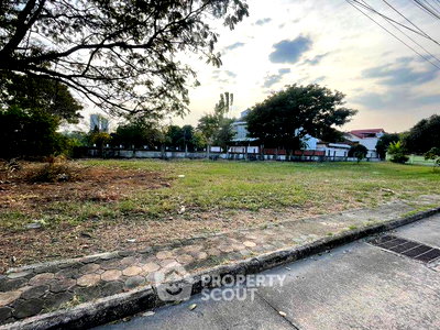 Land for sale Prawet : 480 m² Land for Sale in Dokmai (ID 2933699)