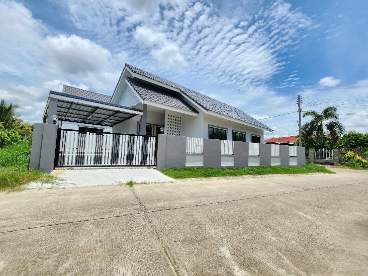 รูป เช่าบ้านพร้อมเฟอร์ฯโซนหางดง - บ้านถวายดีสยาม ห่างถนนใหญ่เพียง 200 ม. ใกล้ตลาดสดหางดง , อำเภอหางดง , กาดฝรั่ง , โรงเรียนนานาชาติลานนา
- รูปที่ 3/28