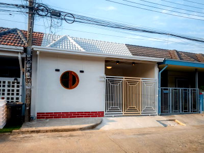 Twin houses for sale : [For Sale] Dream Home at Buathong 4 Village (Soi 4/11) – Affordable Price in the Heart of Food Paradise! 🌈✨