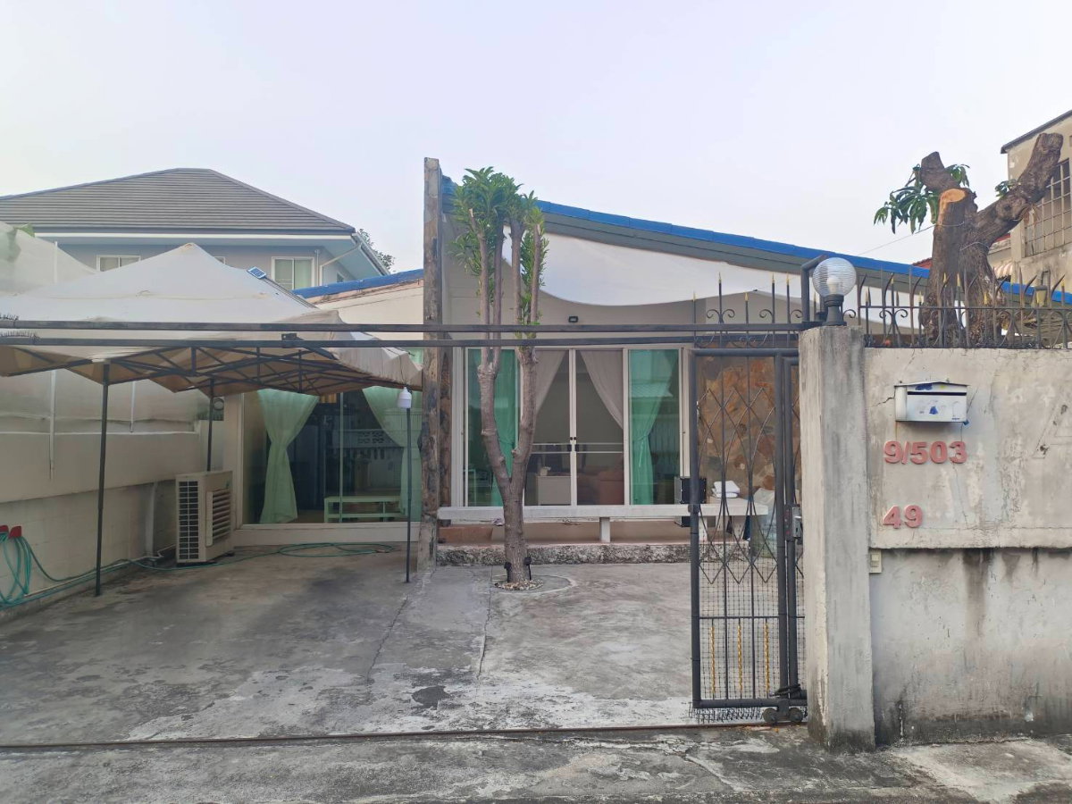 picture Modern Detached House for Rent in Chokchai 4 with Private Parking - 9/11