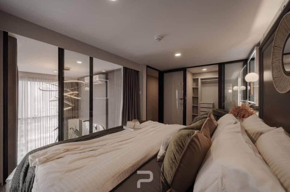 รูป ☘️📣ให้เช่า คอนโด โซโห แบงค็อก รัชดา        ว่างพร้อมเข้าอยู่ (Duplex 2ชั้น)  แต่งสวยครบครันกระเป๋าใบเดียวพร้อมเข้าอยู่ได้เลย☘️ - รูปที่ 3/15