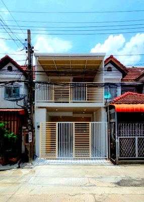 Townhouses for sale : Urgent Sale! Beautiful Home at “Porntip Village” – Prime Location Opposite Bang Srimuang Market ✨