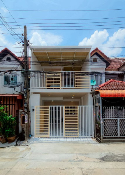รูป ขายด่วน! บ้านสวยทำเลทอง “หมู่บ้านพรทิพย์” ตรงข้ามตลาดบางศรีเมือง ✨ - รูปที่ 1/16