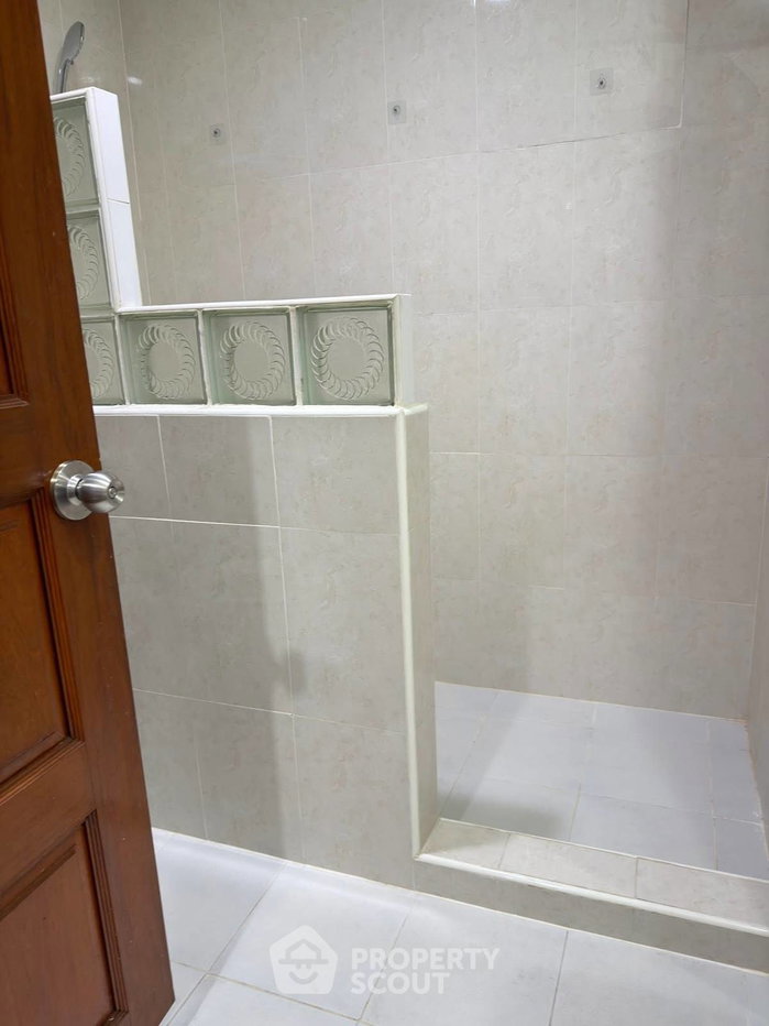 picture 2-BR Condo at Wittayu Complex near BTS Phloen Chit (ID 2933019) - 11/20