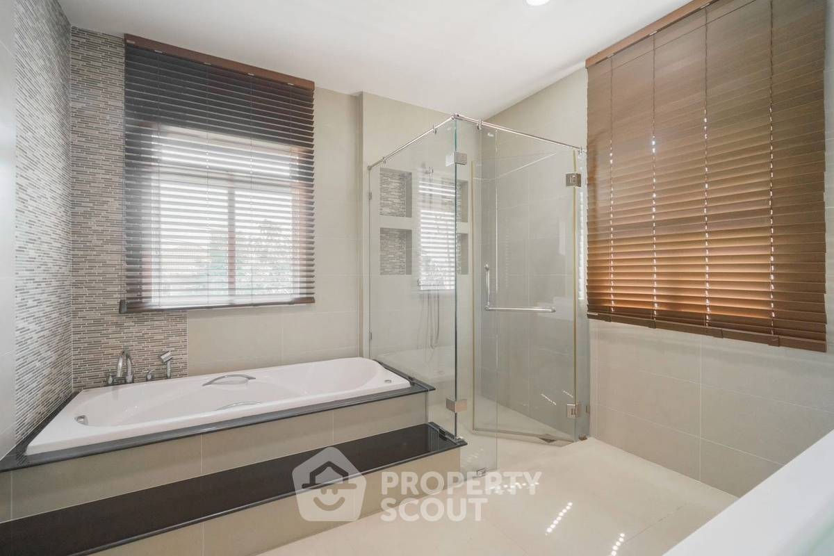 รูป บ้าน 5-ห้องนอน ที่ แกรนด์ บางกอก บูเลอวาร์ด พระราม 9-ศรีนครินทร์ ใกล้ กรุงเทพกรีฑา (ID 2933776) - รูปที่ 17/21